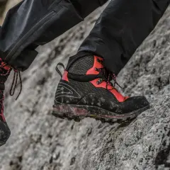 Jakie buty do trekkingu wybrać, aby uniknąć nieprzyjemności?