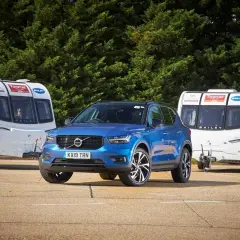 Jakie auto do ciągnięcia kempingu: 5 najlepszych modeli, które zaskoczą