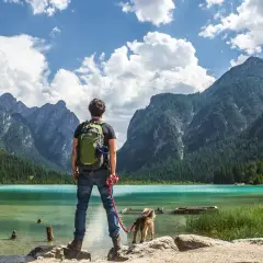 Gdzie pojechać z psem? Odkryj najlepsze miejsca na wakacje z pupilem