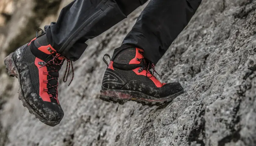 Jakie buty do trekkingu wybrać, aby uniknąć nieprzyjemności?