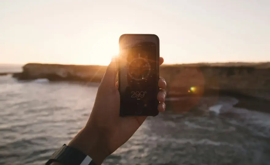 Jak skalibrować kompas w telefonie, by uniknąć błędnych wskazań