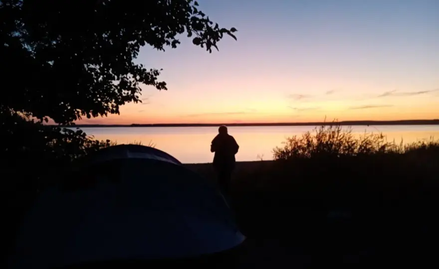 Gdzie na biwak z dzieckiem? Najlepsze i bezpieczne miejsca w Polsce