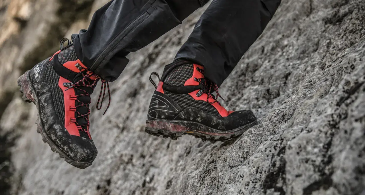 Jakie buty do trekkingu wybrać, aby uniknąć nieprzyjemności?