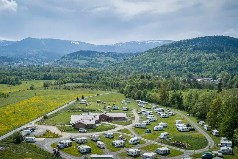 Gdzie jechać pod namiot? Odkryj najlepsze miejsca na camping w Polsce